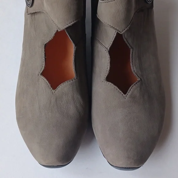 Think Aida Court Shoes Pumps Mary Jane Suede Leather SZ 39 Gray Taupe - Picture 8 of 16